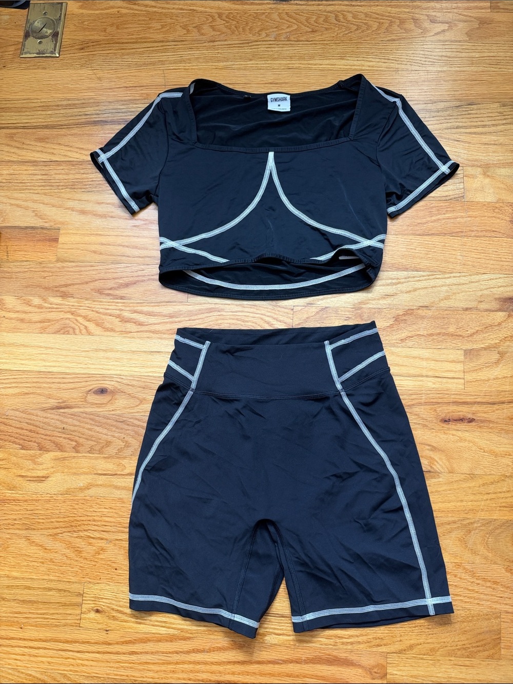Gym shark Cropped Athletic Top & High-Waist Bike Shorts